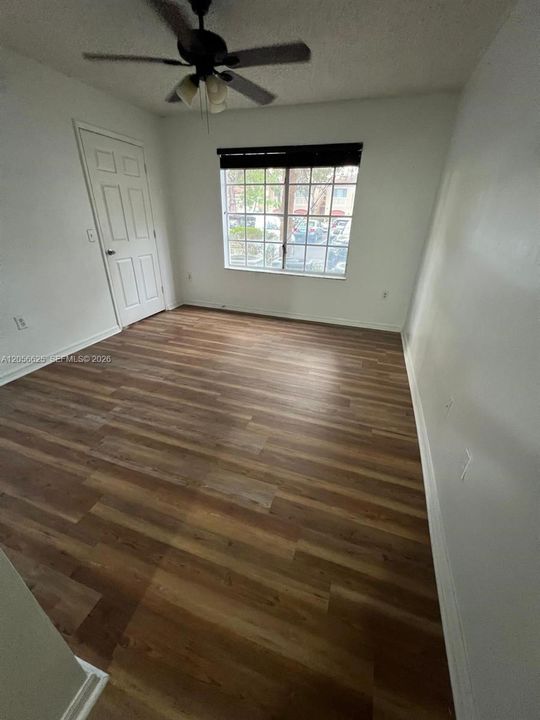 В аренду: $1,900 (1 спален, 1 ванн, 800 Квадратных фут)