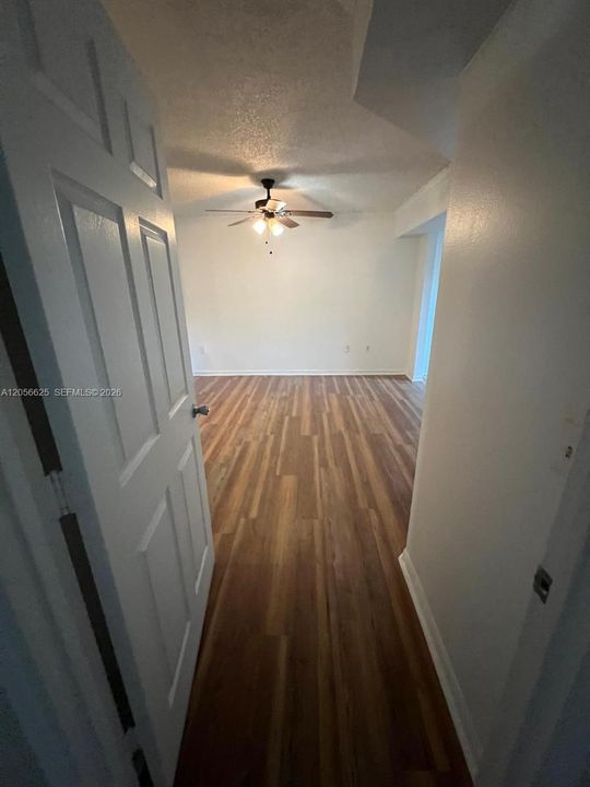 В аренду: $1,900 (1 спален, 1 ванн, 800 Квадратных фут)