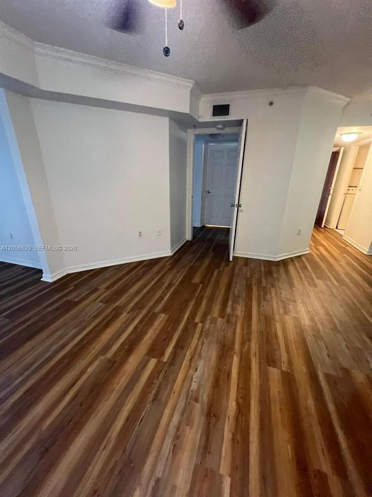 В аренду: $1,900 (1 спален, 1 ванн, 800 Квадратных фут)