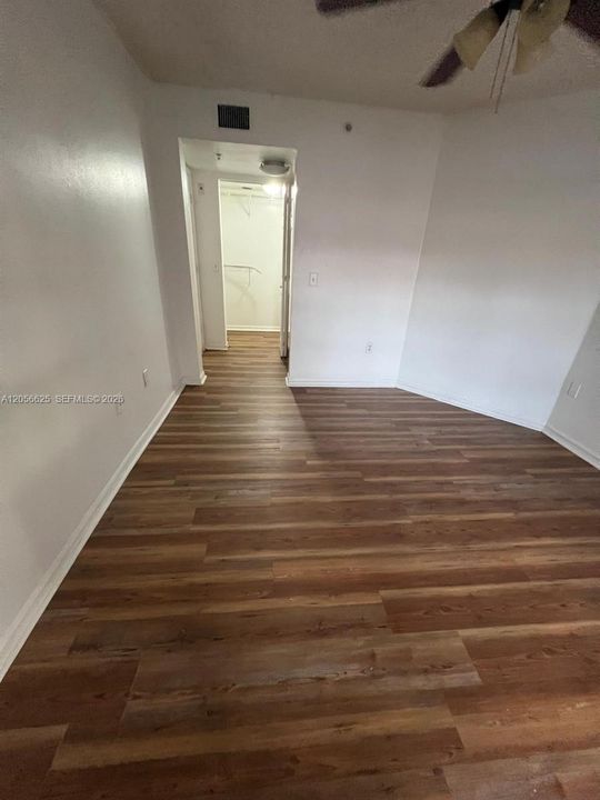 В аренду: $1,900 (1 спален, 1 ванн, 800 Квадратных фут)