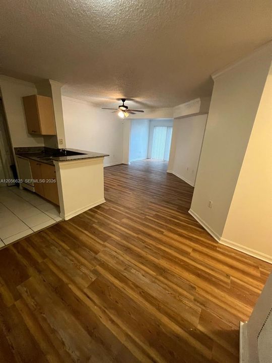 В аренду: $1,900 (1 спален, 1 ванн, 800 Квадратных фут)