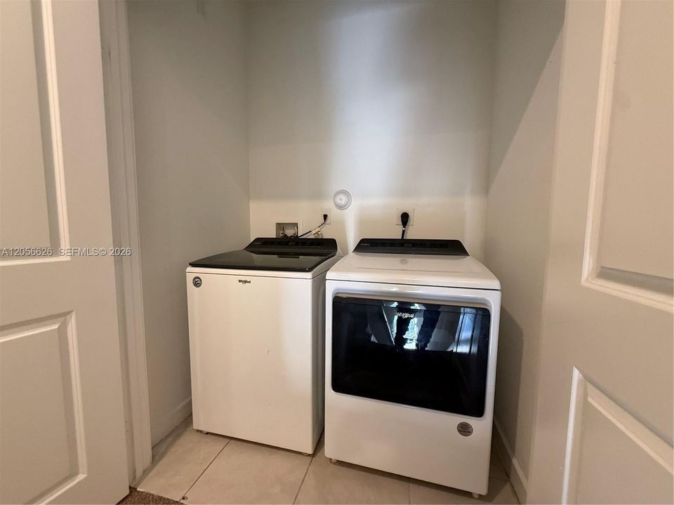На продажу: $280,000 (3 спален, 2 ванн, 1466 Квадратных фут)