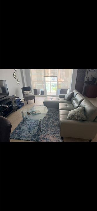 For Rent: $3,500 (0 beds, 1 baths, 952 Square Feet)