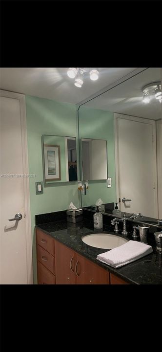 For Rent: $3,500 (0 beds, 1 baths, 952 Square Feet)