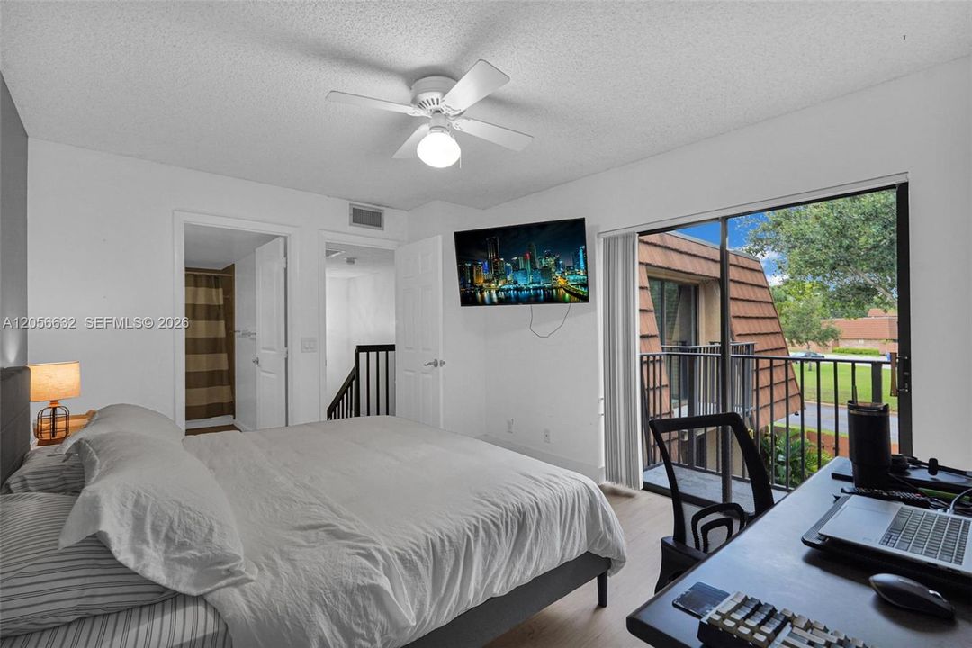 En Venta: $420,000 (2 camas, 2 baños, 1264 Pies cuadrados)