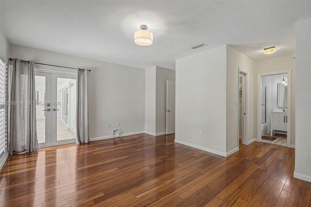 En Renta: $8,500 (4 camas, 3 baños, 2409 Pies cuadrados)