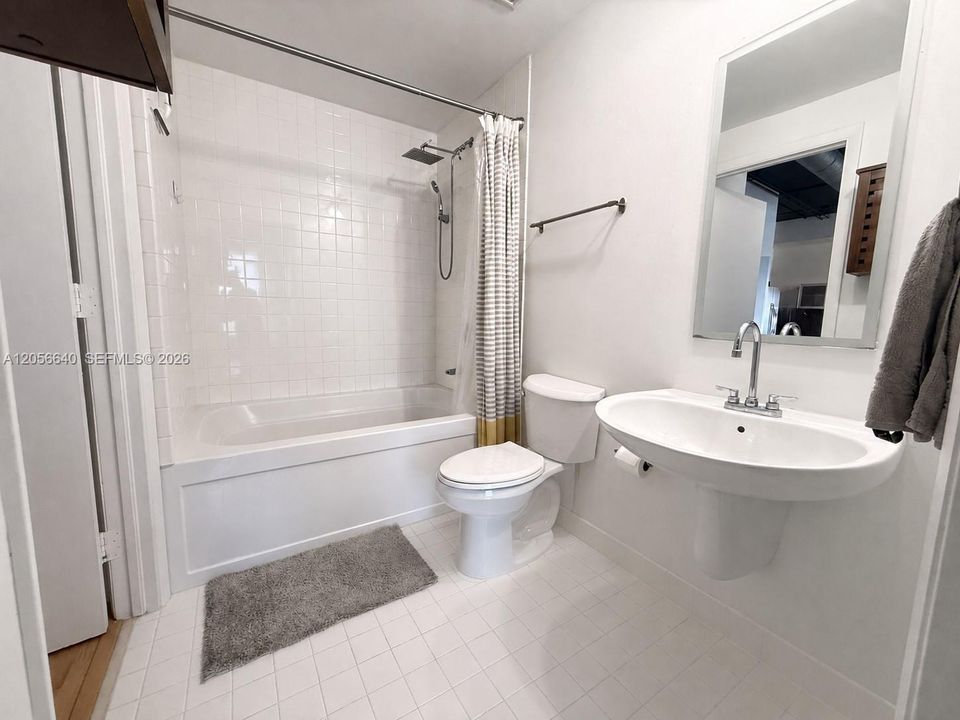 En Renta: $2,495 (1 camas, 1 baños, 696 Pies cuadrados)