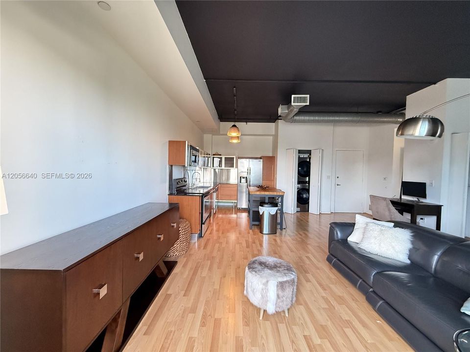 En Renta: $2,495 (1 camas, 1 baños, 696 Pies cuadrados)