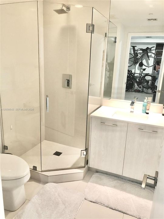 Active With Contract: $3,750 (1 beds, 2 baths, 851 Square Feet)