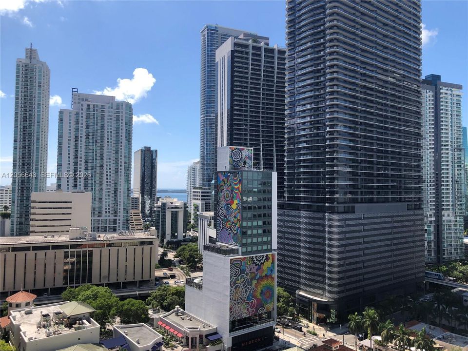 Active With Contract: $3,750 (1 beds, 2 baths, 851 Square Feet)