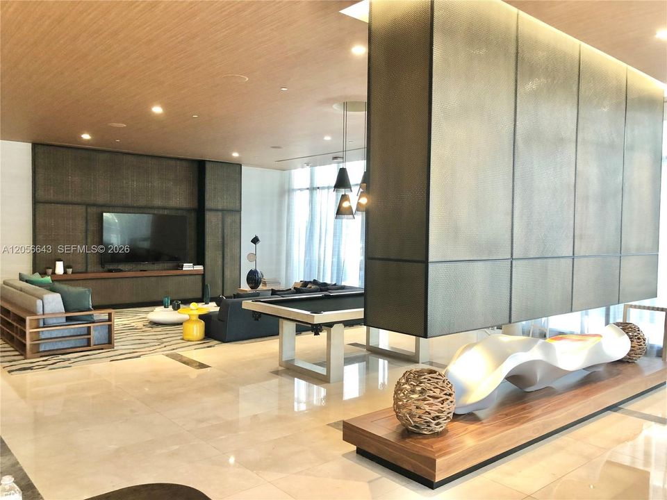 Active With Contract: $3,750 (1 beds, 2 baths, 851 Square Feet)