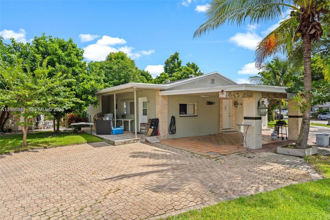 На продажу: $449,999 (5 спален, 4 ванн, 1304 Квадратных фут)