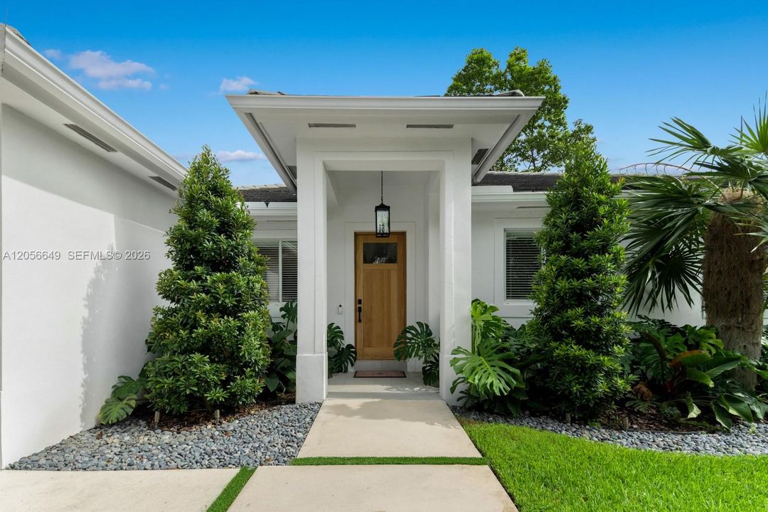 For Sale: $1,295,000 (3 beds, 2 baths, 1509 Square Feet)