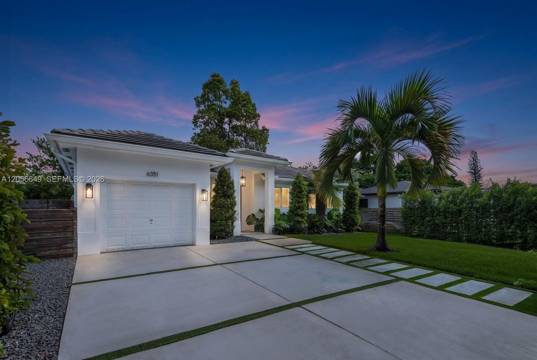For Sale: $1,295,000 (3 beds, 2 baths, 1509 Square Feet)