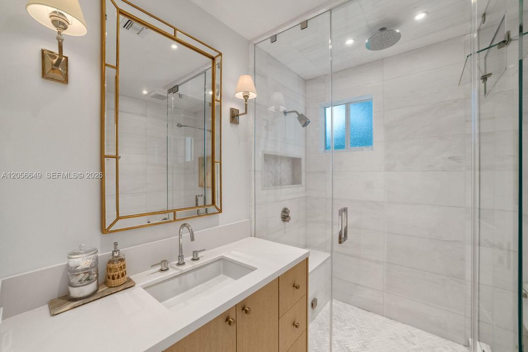 For Sale: $1,295,000 (3 beds, 2 baths, 1509 Square Feet)