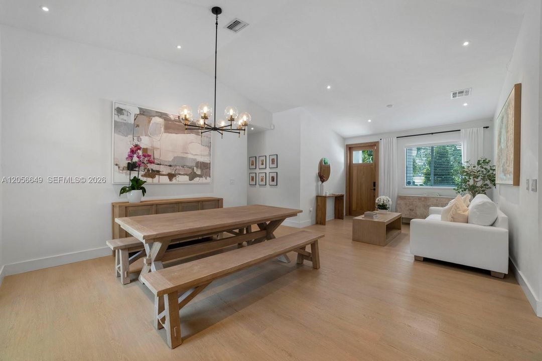 For Sale: $1,295,000 (3 beds, 2 baths, 1509 Square Feet)
