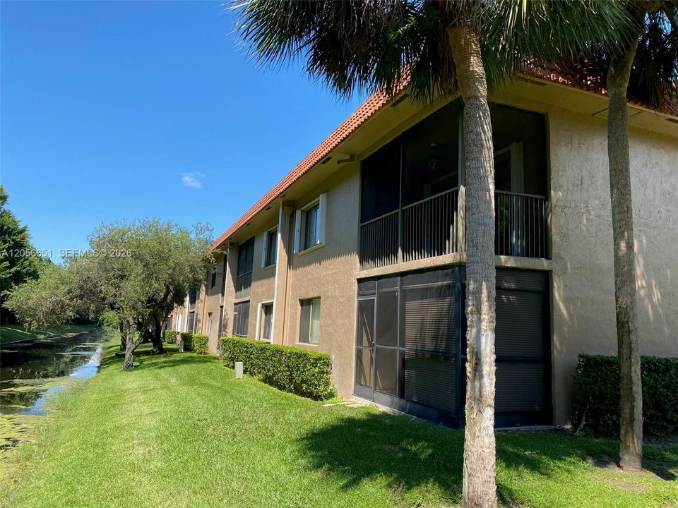 For Sale: $315,000 (2 beds, 2 baths, 1231 Square Feet)