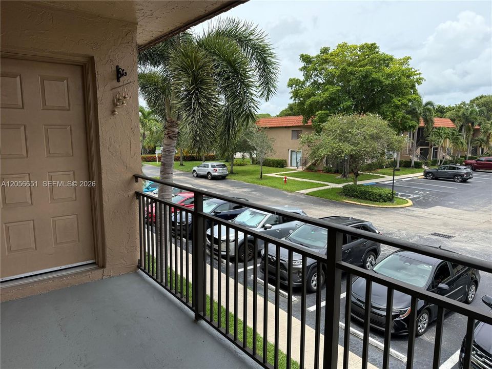 For Sale: $315,000 (2 beds, 2 baths, 1231 Square Feet)