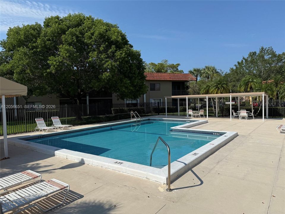 For Sale: $315,000 (2 beds, 2 baths, 1231 Square Feet)