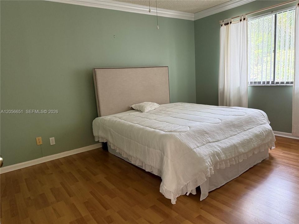 For Sale: $315,000 (2 beds, 2 baths, 1231 Square Feet)