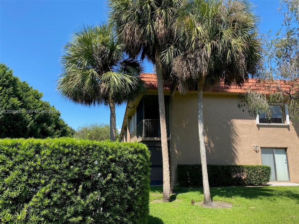 For Sale: $315,000 (2 beds, 2 baths, 1231 Square Feet)