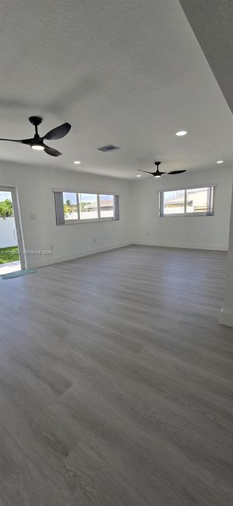 En Venta: $644,000 (3 camas, 2 baños, 1729 Pies cuadrados)
