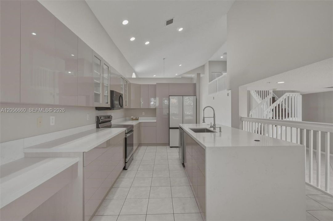 En Venta: $860,000 (4 camas, 3 baños, 3077 Pies cuadrados)