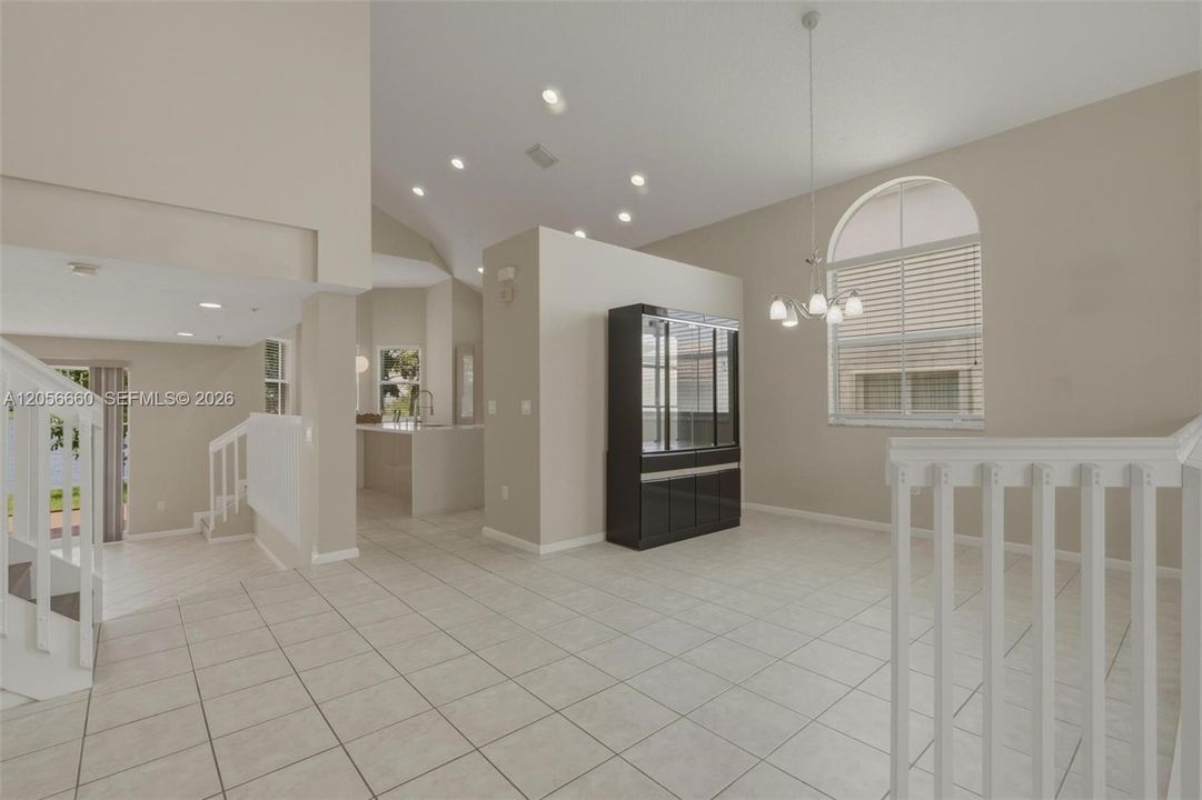 En Venta: $860,000 (4 camas, 3 baños, 3077 Pies cuadrados)