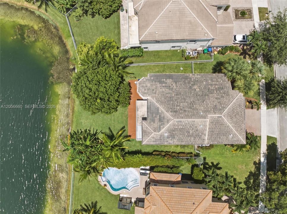 En Venta: $860,000 (4 camas, 3 baños, 3077 Pies cuadrados)