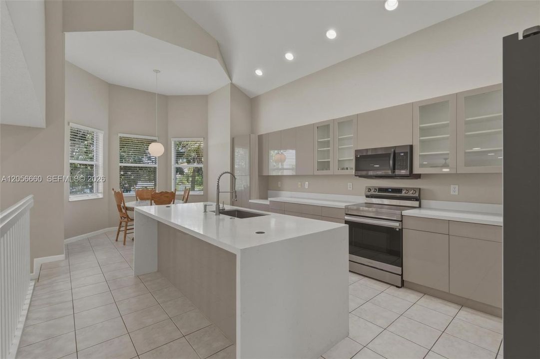 En Venta: $860,000 (4 camas, 3 baños, 3077 Pies cuadrados)