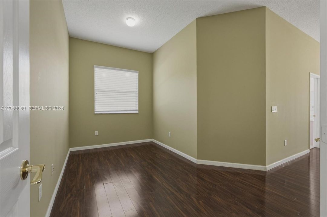 En Venta: $860,000 (4 camas, 3 baños, 3077 Pies cuadrados)