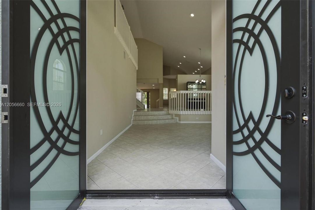 En Venta: $860,000 (4 camas, 3 baños, 3077 Pies cuadrados)