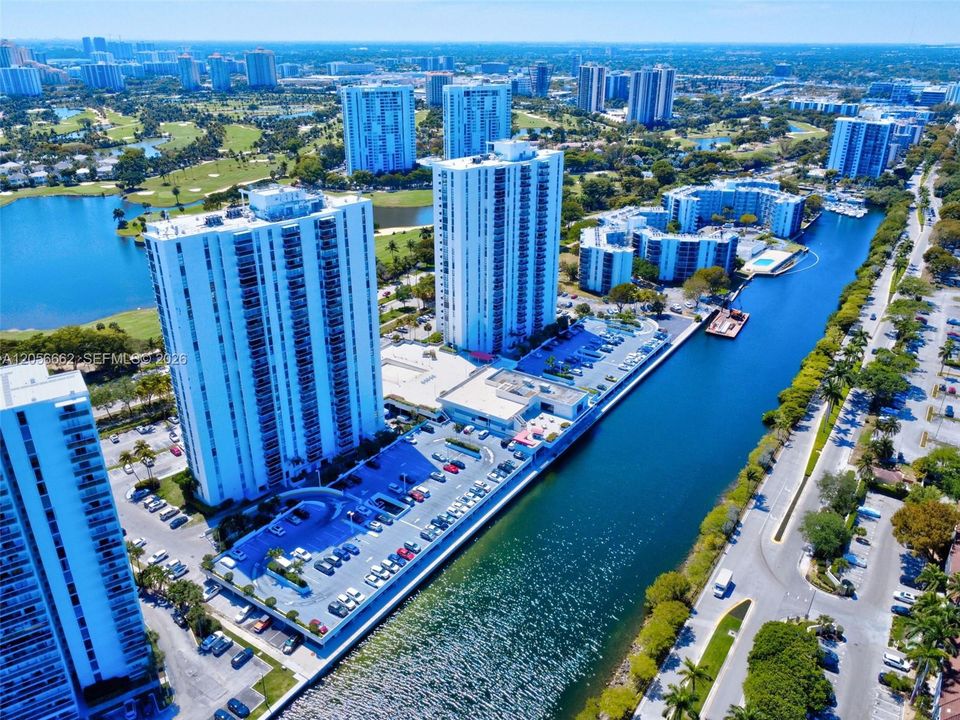 На продажу: $360,000 (2 спален, 2 ванн, 1079 Квадратных фут)