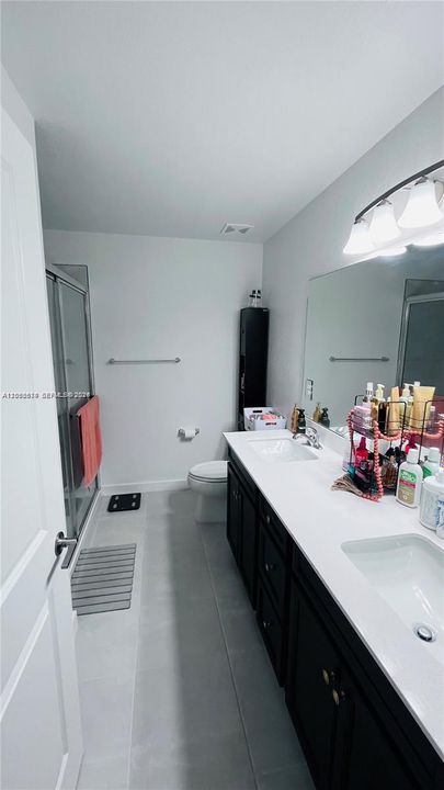 Activo con contrato: $2,300 (3 camas, 3 baños, 0 Pies cuadrados)