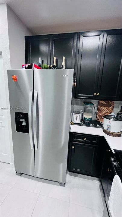 Activo con contrato: $2,300 (3 camas, 3 baños, 0 Pies cuadrados)