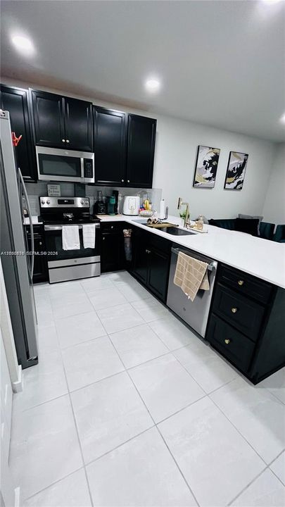 Activo con contrato: $2,300 (3 camas, 3 baños, 0 Pies cuadrados)