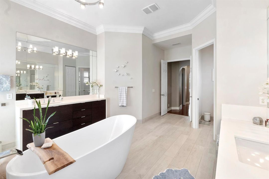 9317 NW 62nd Ct_061