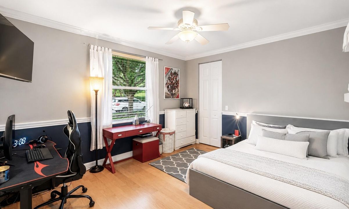 9317 NW 62nd Ct_022