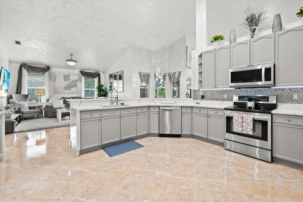 23-Kitchen