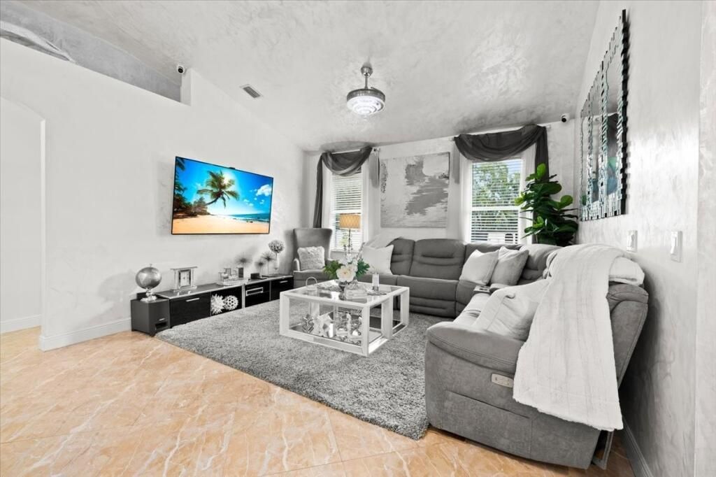 26-Family Room