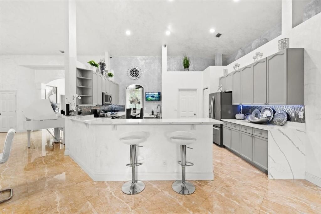 22-Kitchen-Snack Bar
