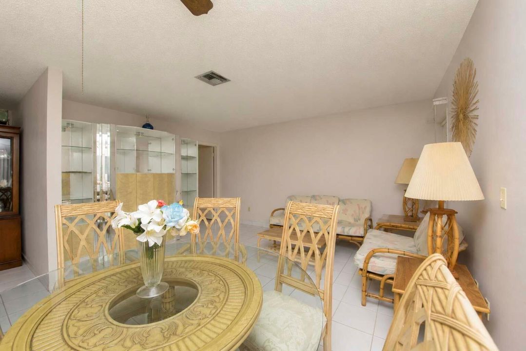 05- Family room (3a)