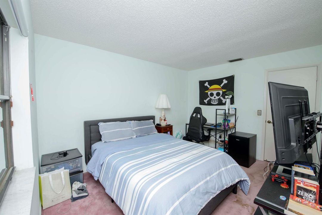 14- 3rd bedroom (4)