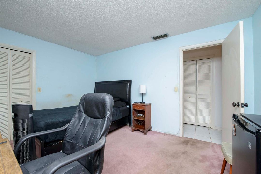 13- 2nd bedroom (1)