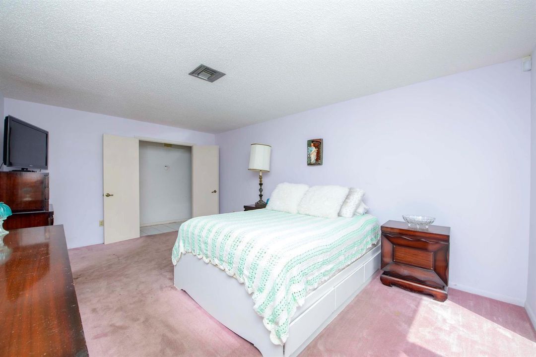 09- Master room (2)