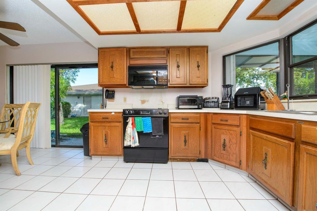 06- Kitchen (0)