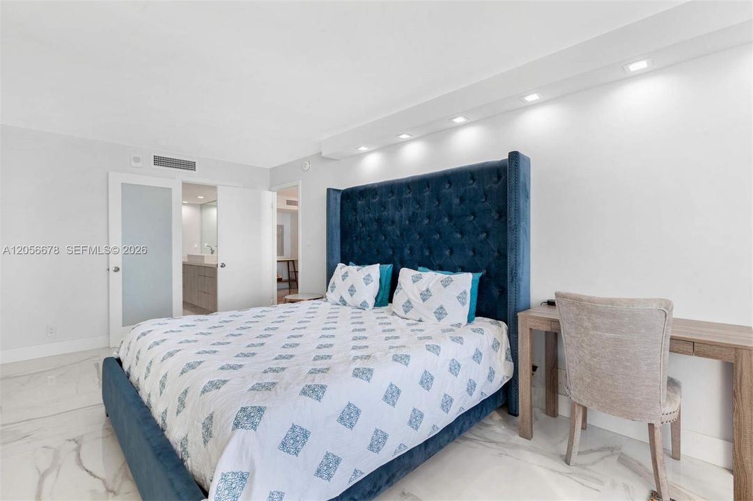 For Rent: $4,500 (2 beds, 2 baths, 1190 Square Feet)