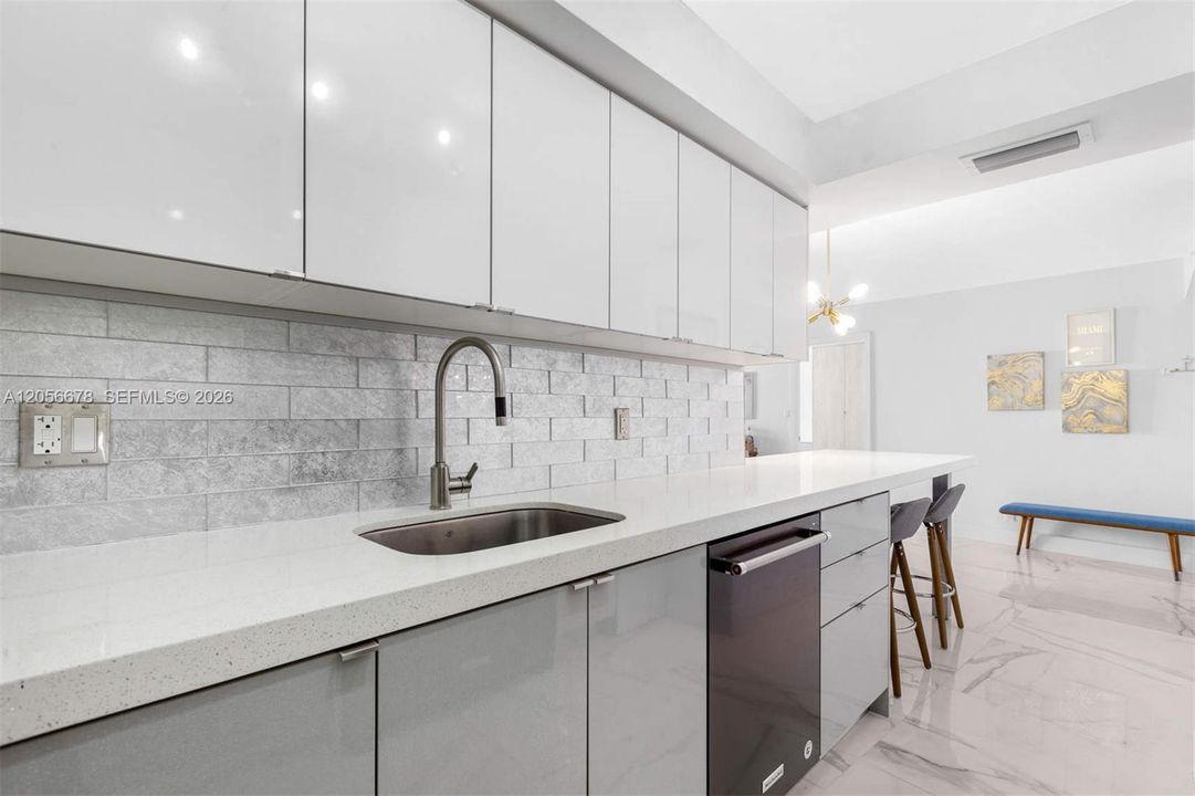 For Rent: $4,500 (2 beds, 2 baths, 1190 Square Feet)
