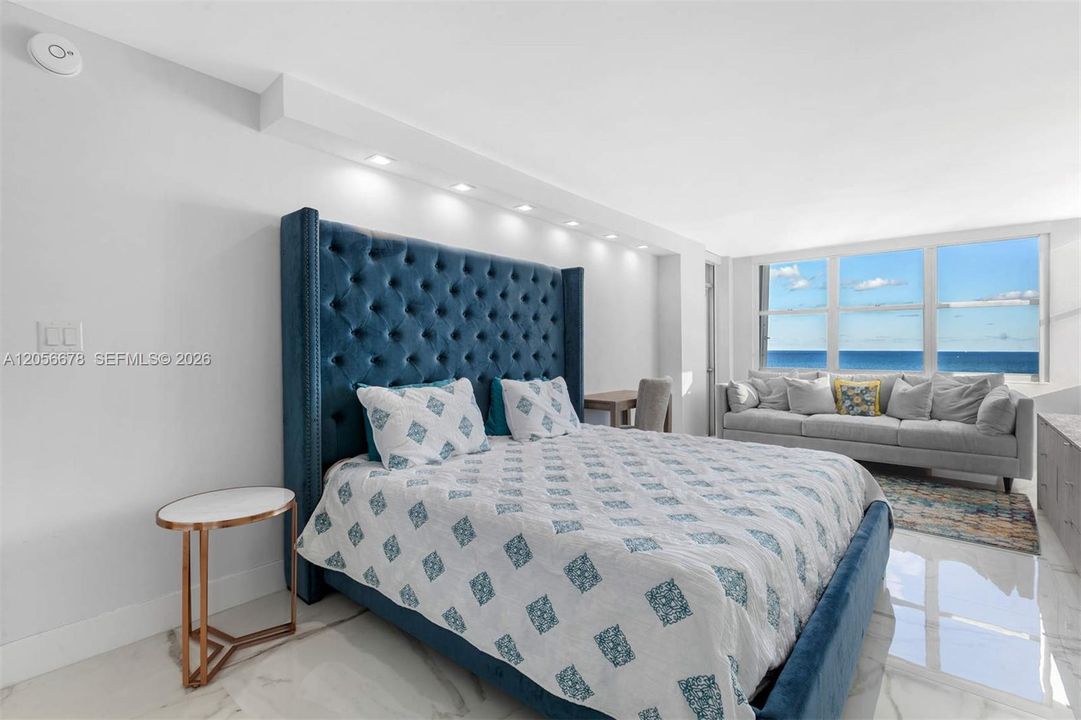 For Rent: $4,500 (2 beds, 2 baths, 1190 Square Feet)