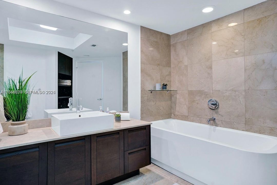 For Rent: $6,000 (3 beds, 2 baths, 1489 Square Feet)